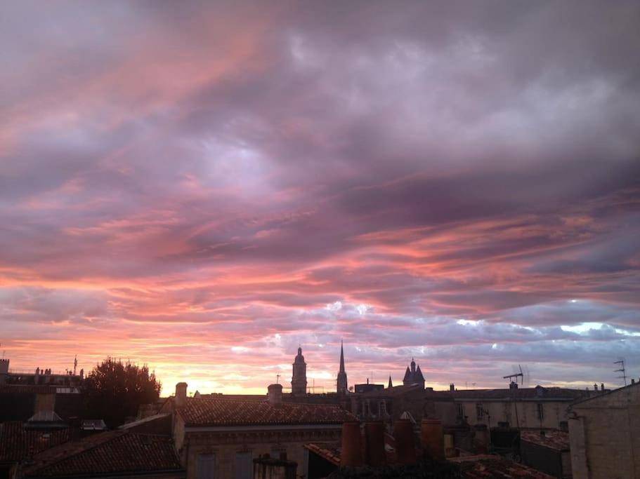 Lumineux Appartement Sous Les Toits A Pey Berland Bordeaux Buitenkant foto